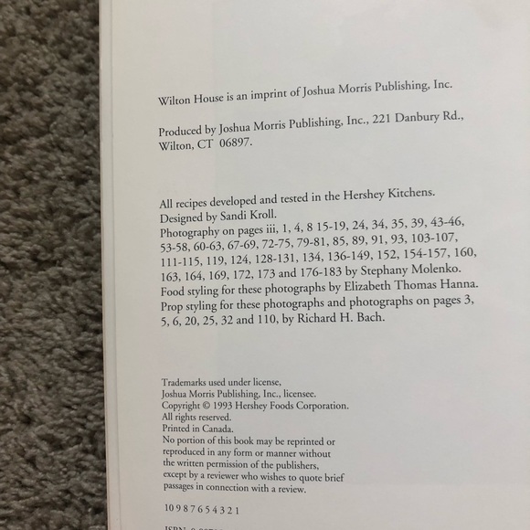 Hershey's Chocolate Lovers vintage cookbook - Picture 5 of 5